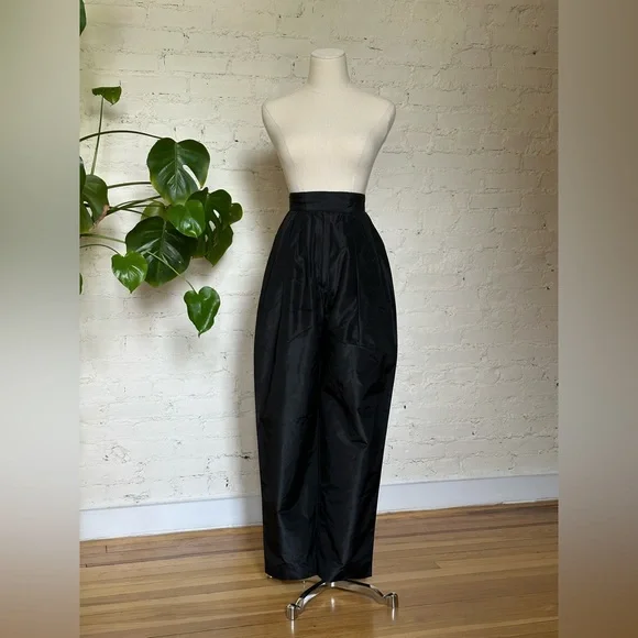 Geoffrey Beene - Picture 1 of 2